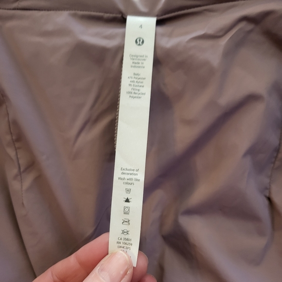 Lululemon Hooded Insulated Wrap in Heathered Purple Size 4 - Picture 7 of 13